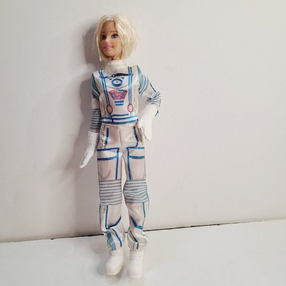 2015 MATTEL Barbie Career 60th Anniversary Astronault Doll Moon Boots